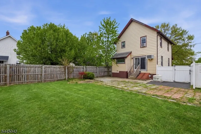2 Lillian Ter Woodbridge, NJ 07095