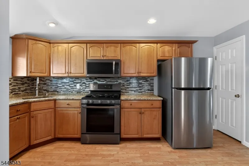 2 Lillian Ter Woodbridge, NJ 07095