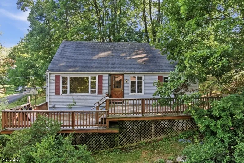 15 Roosevelt Ave Washington, NJ 07865