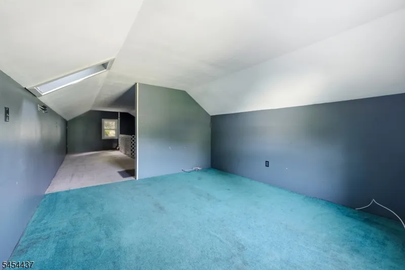 15 Roosevelt Ave Washington, NJ 07865