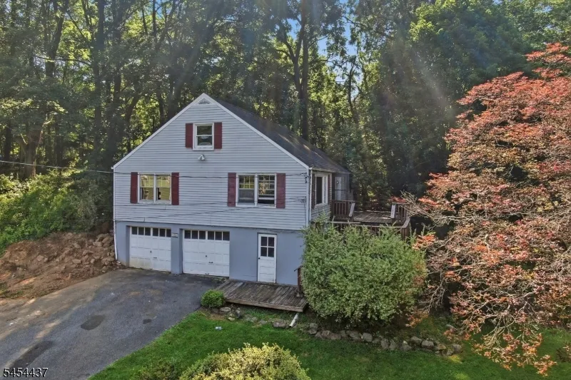 15 Roosevelt Ave Washington, NJ 07865