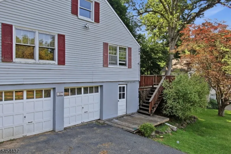 15 Roosevelt Ave Washington, NJ 07865