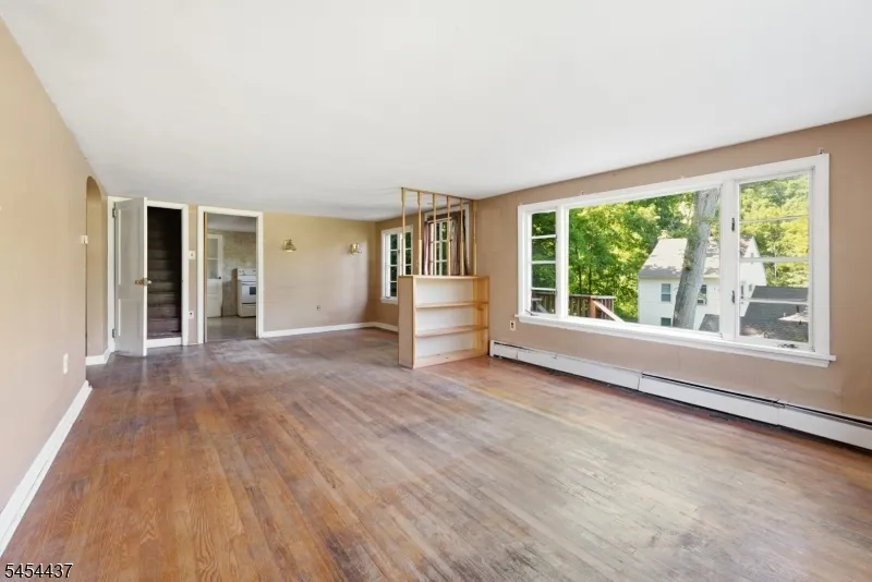 15 Roosevelt Ave Washington, NJ 07865