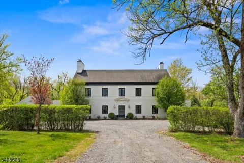 1330 Great Road