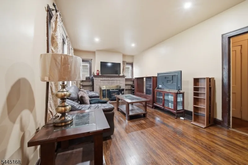 148 W End Ave Englewood City, NJ 07631