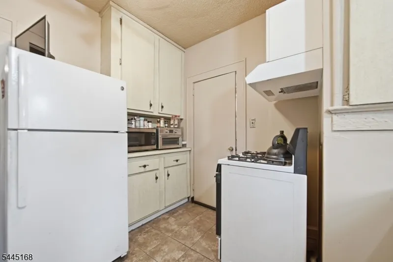 148 W End Ave Englewood City, NJ 07631