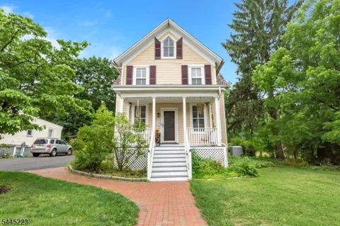 139 Main St