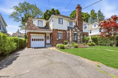 148 John St