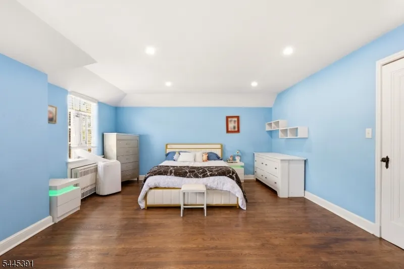 148 John St Englewood City, NJ 07631