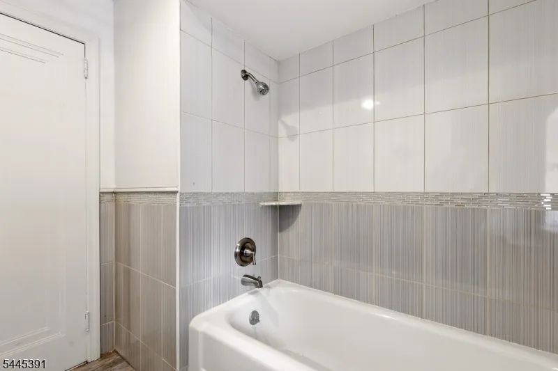 148 John St Englewood City, NJ 07631