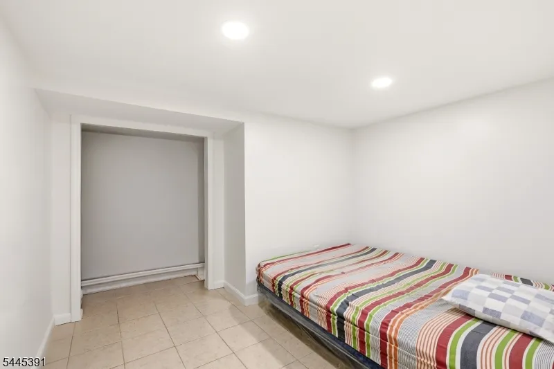 148 John St Englewood City, NJ 07631