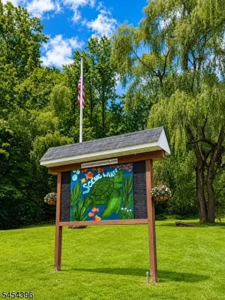 21 Woodland Trl S Vernon, NJ 07419