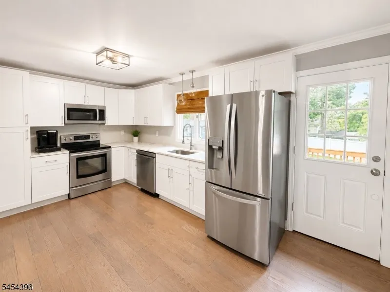 21 Woodland Trl S Vernon, NJ 07419