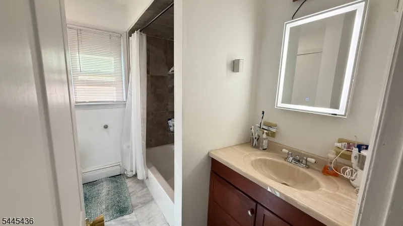 35 Lakeview Rd Ringwood, NJ 07456