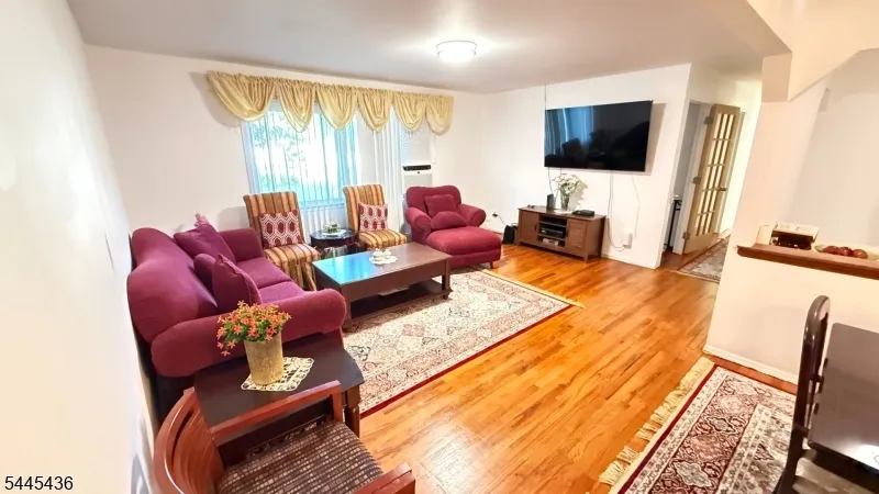 35 Lakeview Rd Ringwood, NJ 07456