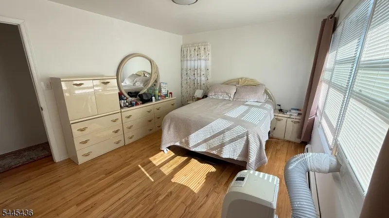 35 Lakeview Rd Ringwood, NJ 07456