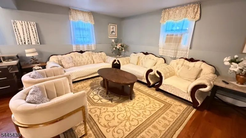 35 Lakeview Rd Ringwood, NJ 07456