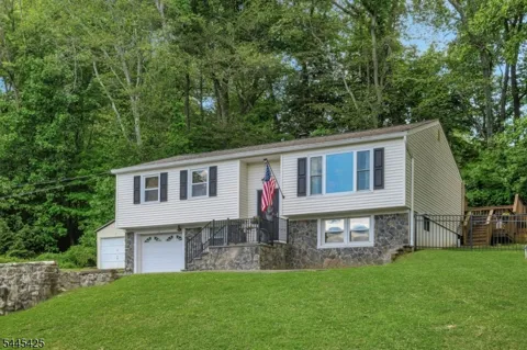 3 S Hillside Dr