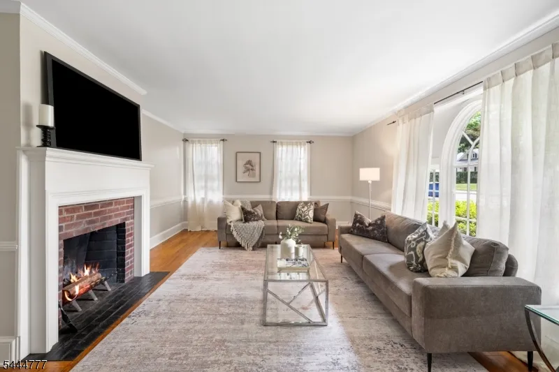 86 Washington St Rocky Hill, NJ 08553