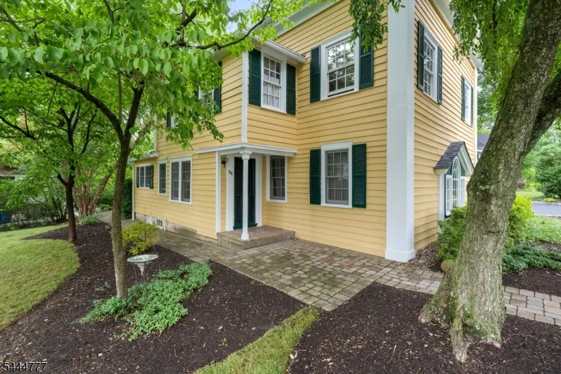 86 Washington St Rocky Hill, NJ 08553