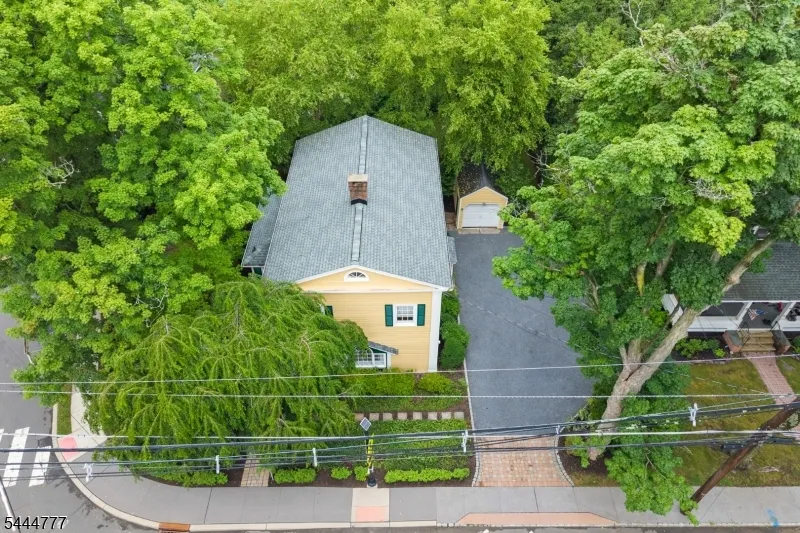 86 Washington St Rocky Hill, NJ 08553