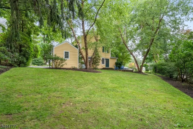 86 Washington St Rocky Hill, NJ 08553