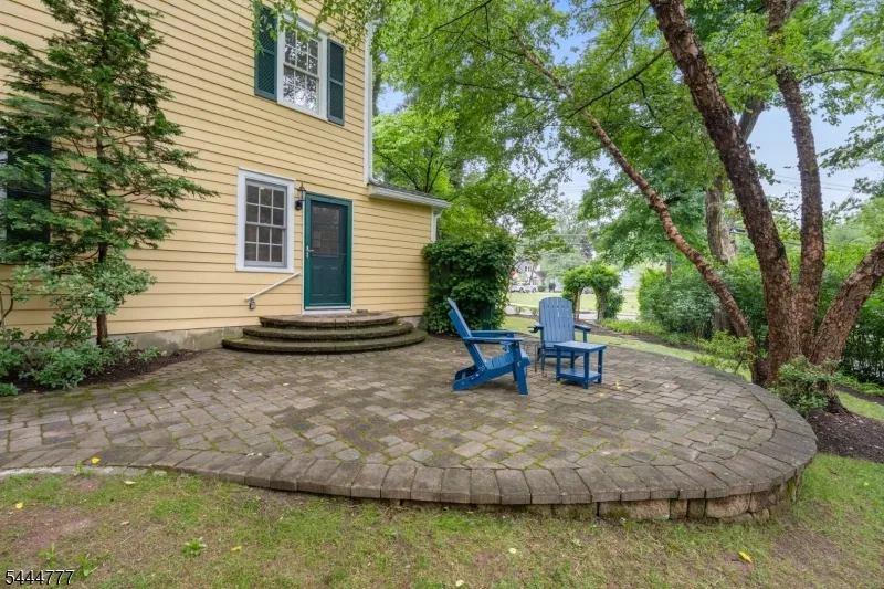 86 Washington St Rocky Hill, NJ 08553