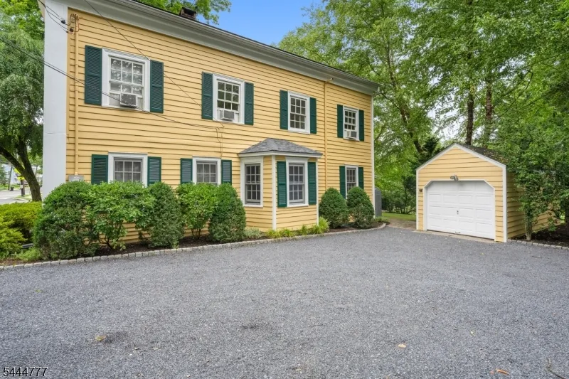 86 Washington St Rocky Hill, NJ 08553