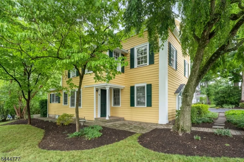 86 Washington St Rocky Hill, NJ 08553