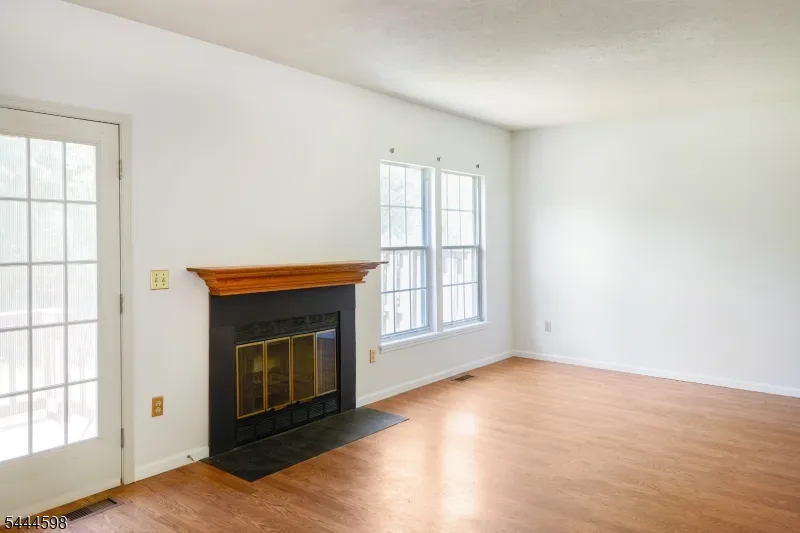 53 Castleton Rd Montgomery, NJ 08540