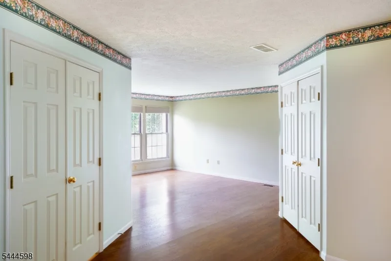 53 Castleton Rd Montgomery, NJ 08540