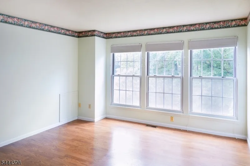 53 Castleton Rd Montgomery, NJ 08540