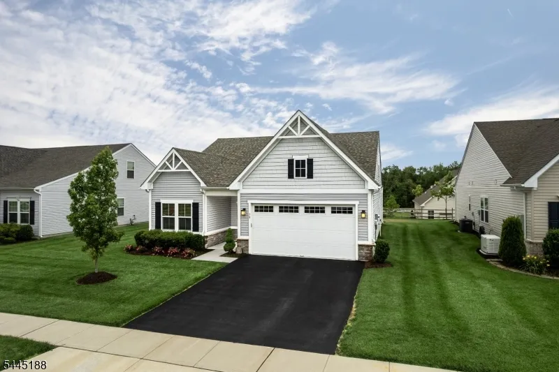 18 Mountain View Ln Mansfield, NJ 07865