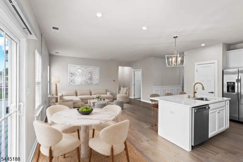 18 Mountain View Ln Mansfield, NJ 07865