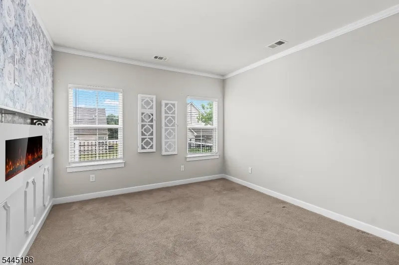 18 Mountain View Ln Mansfield, NJ 07865