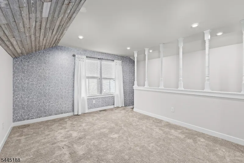 18 Mountain View Ln Mansfield, NJ 07865