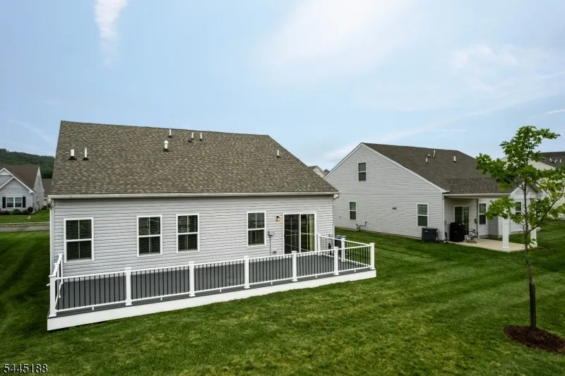 18 Mountain View Ln Mansfield, NJ 07865