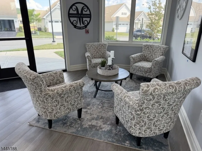 18 Mountain View Ln Mansfield, NJ 07865