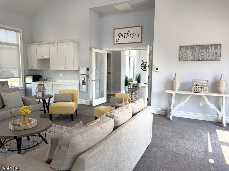 18 Mountain View Ln Mansfield, NJ 07865