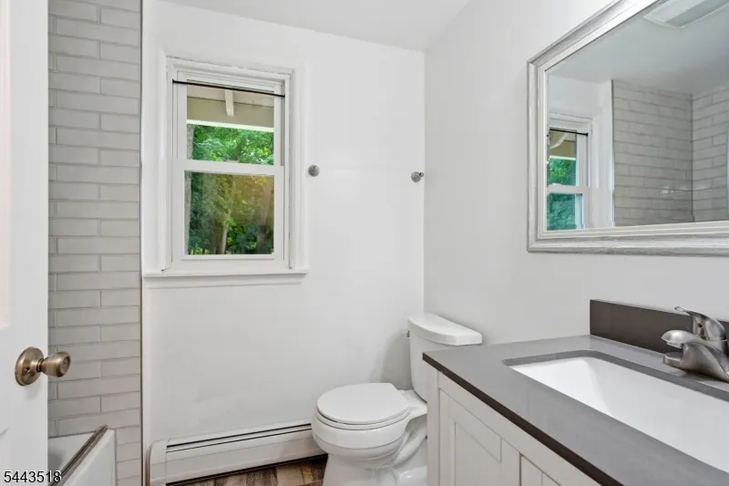 255 E Shore Trl Sparta, NJ 07871