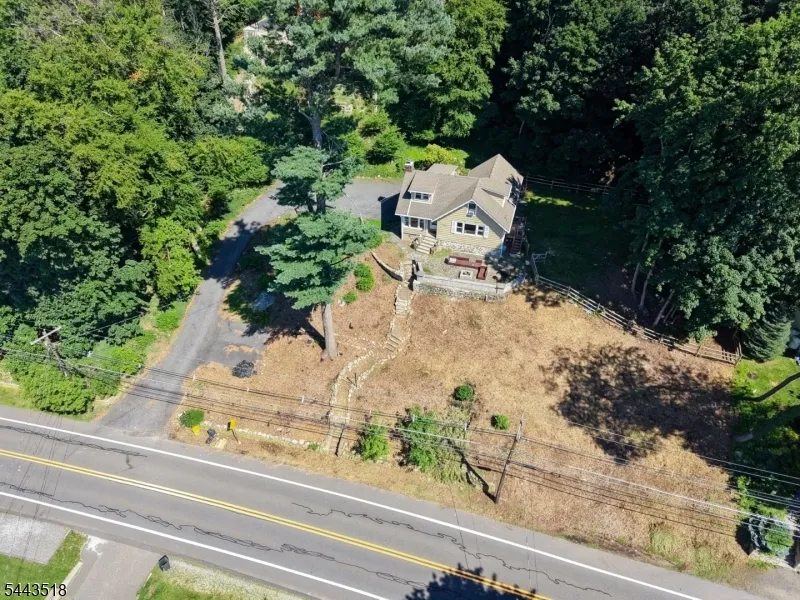 255 E Shore Trl Sparta, NJ 07871