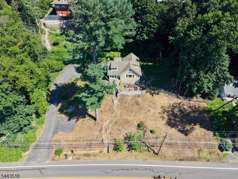 255 E Shore Trl Sparta, NJ 07871