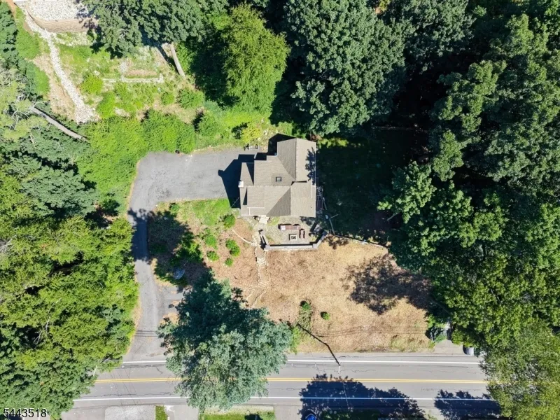 255 E Shore Trl Sparta, NJ 07871