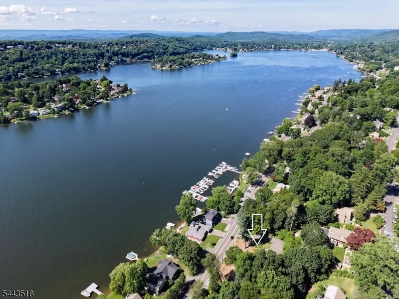 255 E Shore Trl Sparta, NJ 07871