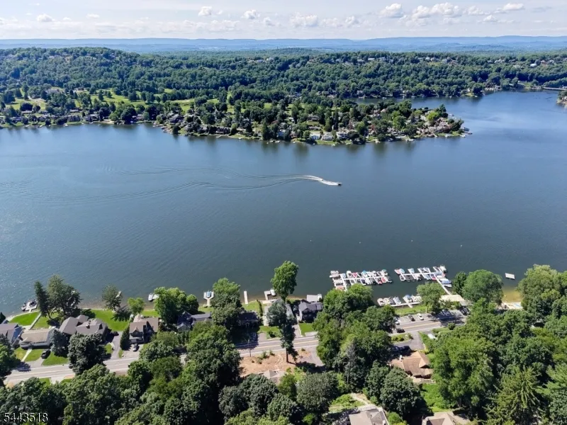 255 E Shore Trl Sparta, NJ 07871