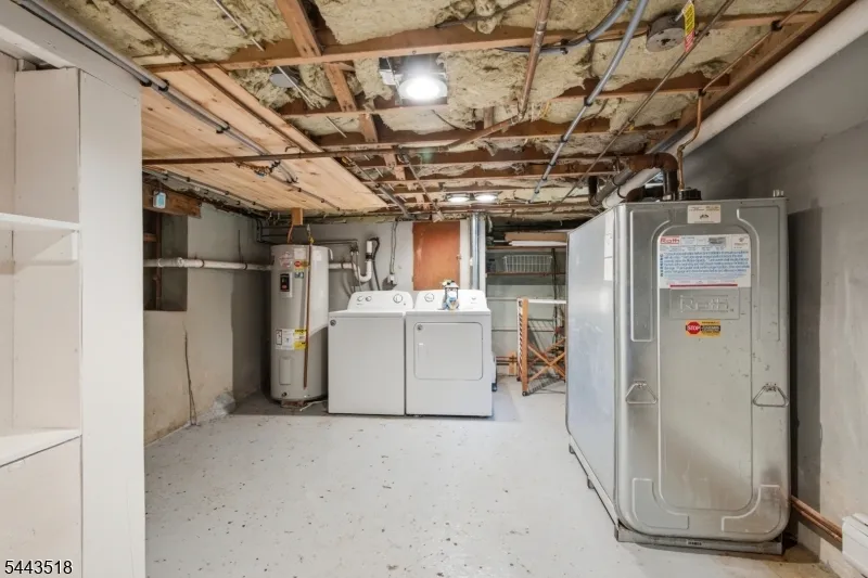 255 E Shore Trl Sparta, NJ 07871