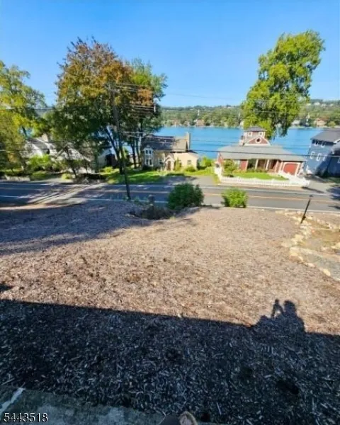 255 E Shore Trl Sparta, NJ 07871