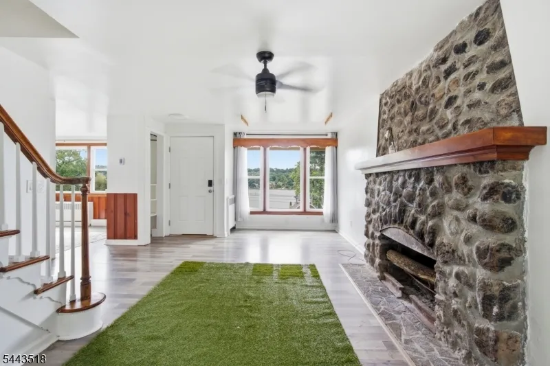 255 E Shore Trl Sparta, NJ 07871