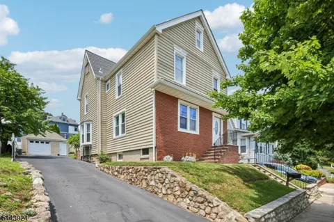 21 Birch St