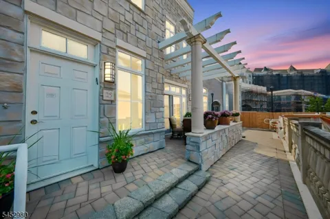 25 Sichel Ct